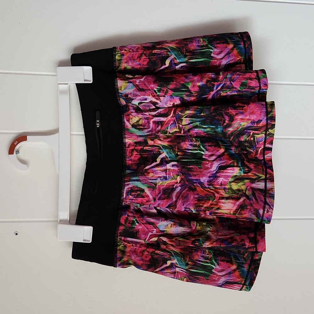Lululemon size 6.